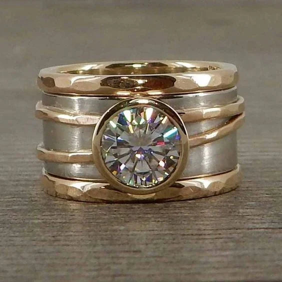 טבעת וינטג' משובצת בזכוכית זהב וכסף